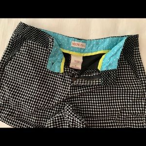 Black and white short with front pockets